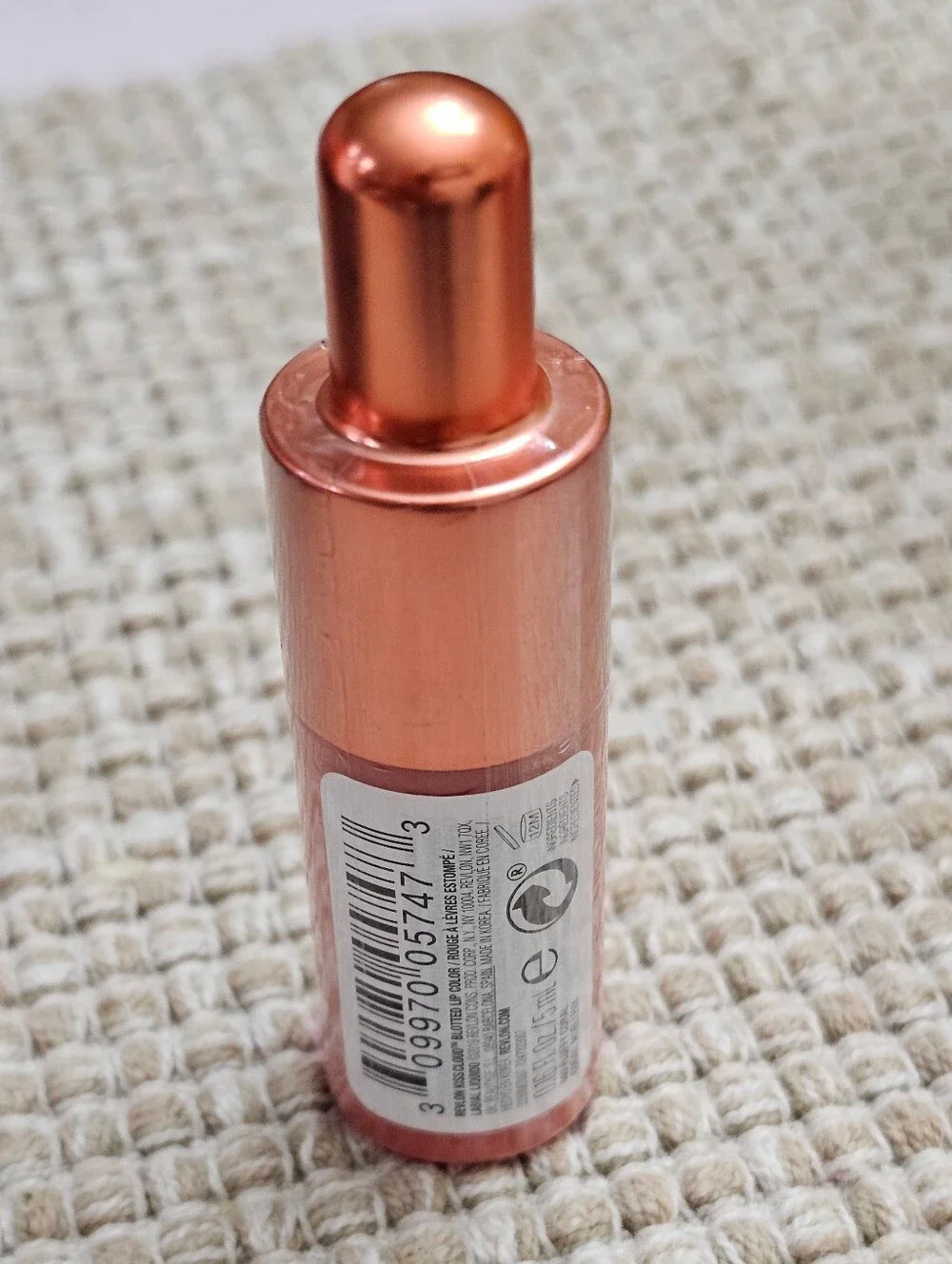Revlon Kiss Cloud Blotted Lip Tint -007 Fluffy Coral New Sealed Pkg
